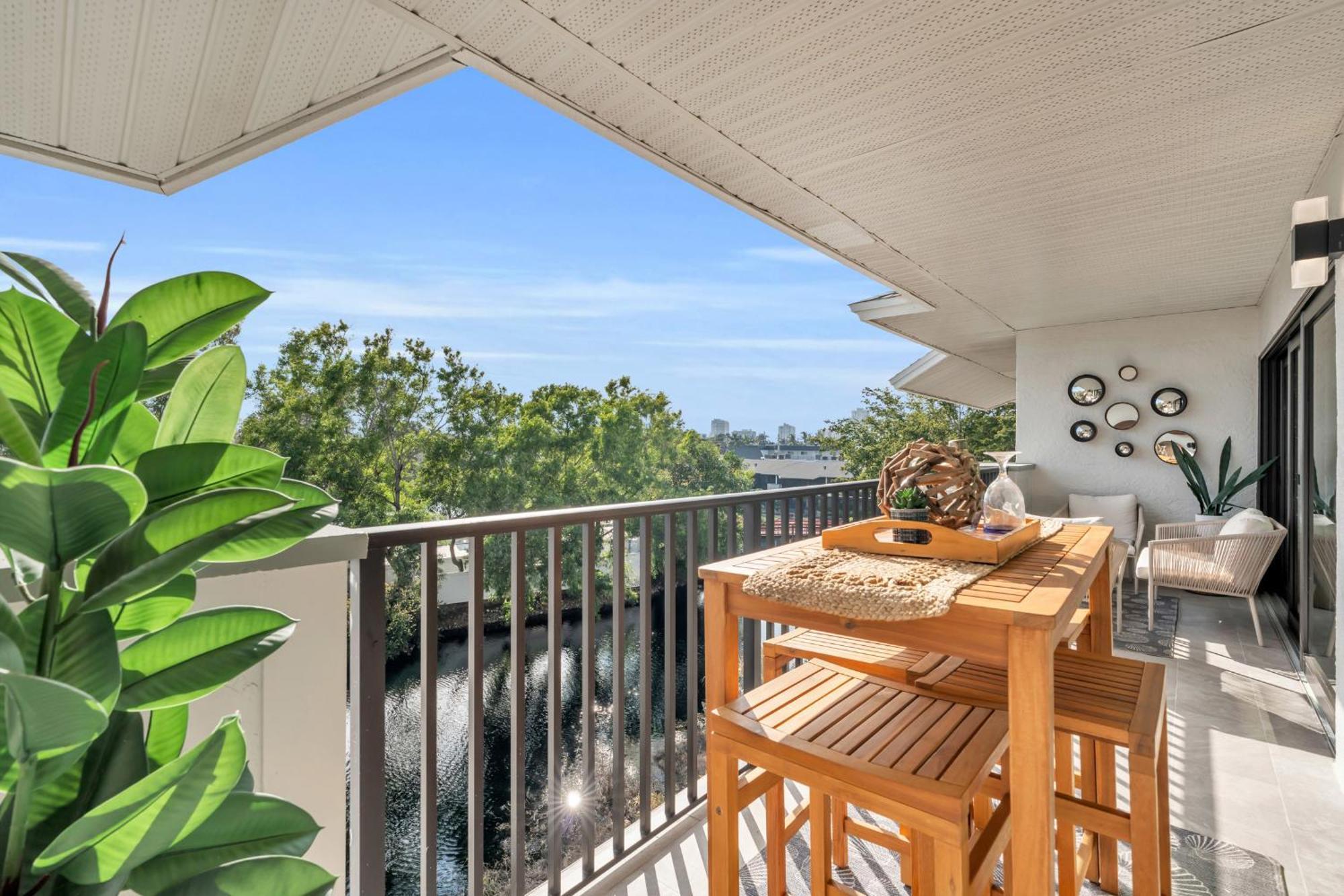 Park Shore Resort By Mike Z Rentals (Adults Only) North North Naples Екстериор снимка